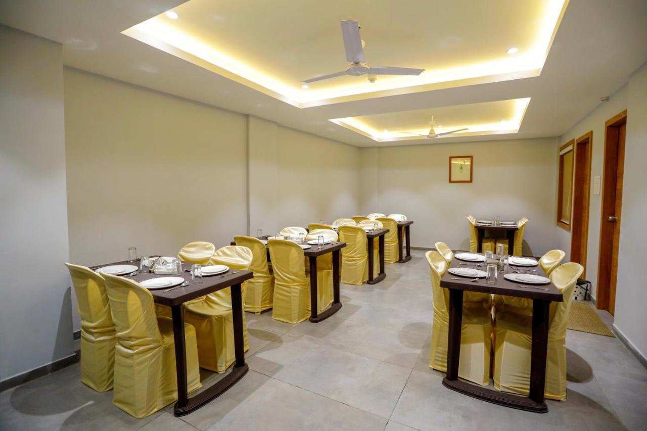 Hotel Om Somnath Bagian luar foto