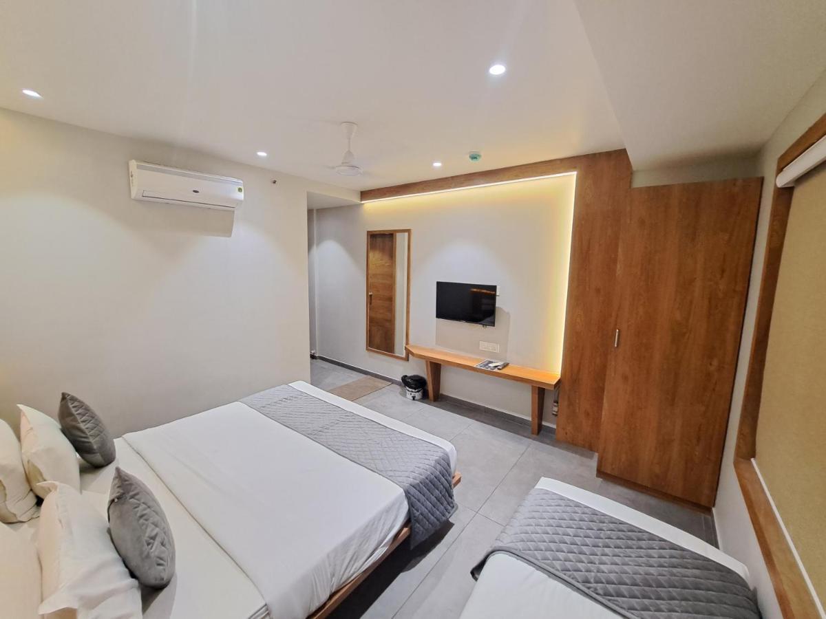 Hotel Om Somnath Bagian luar foto