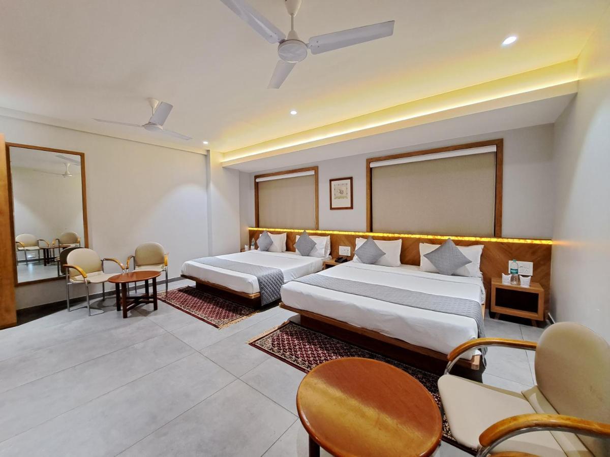 Hotel Om Somnath Ruang foto