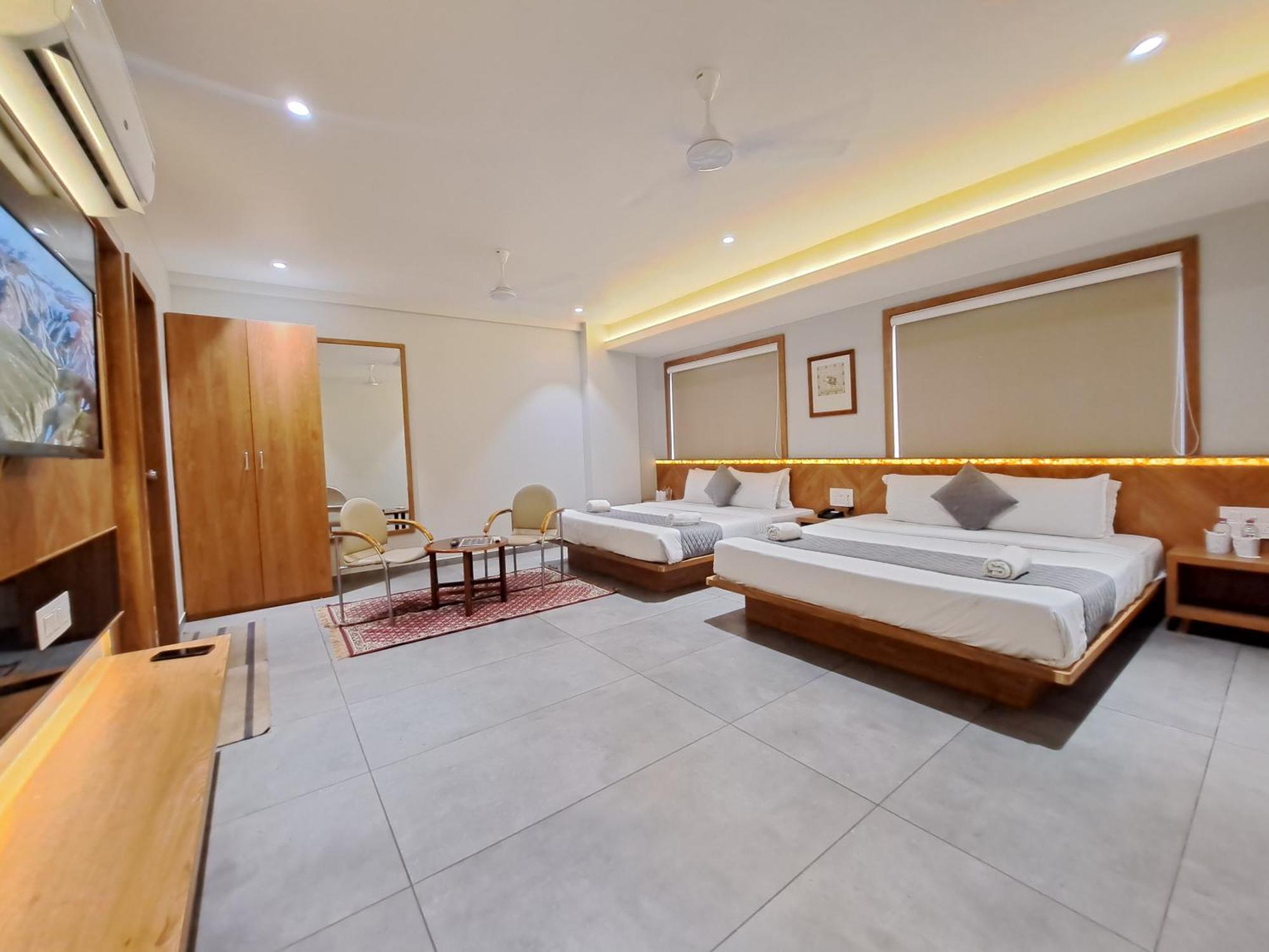 Hotel Om Somnath Ruang foto