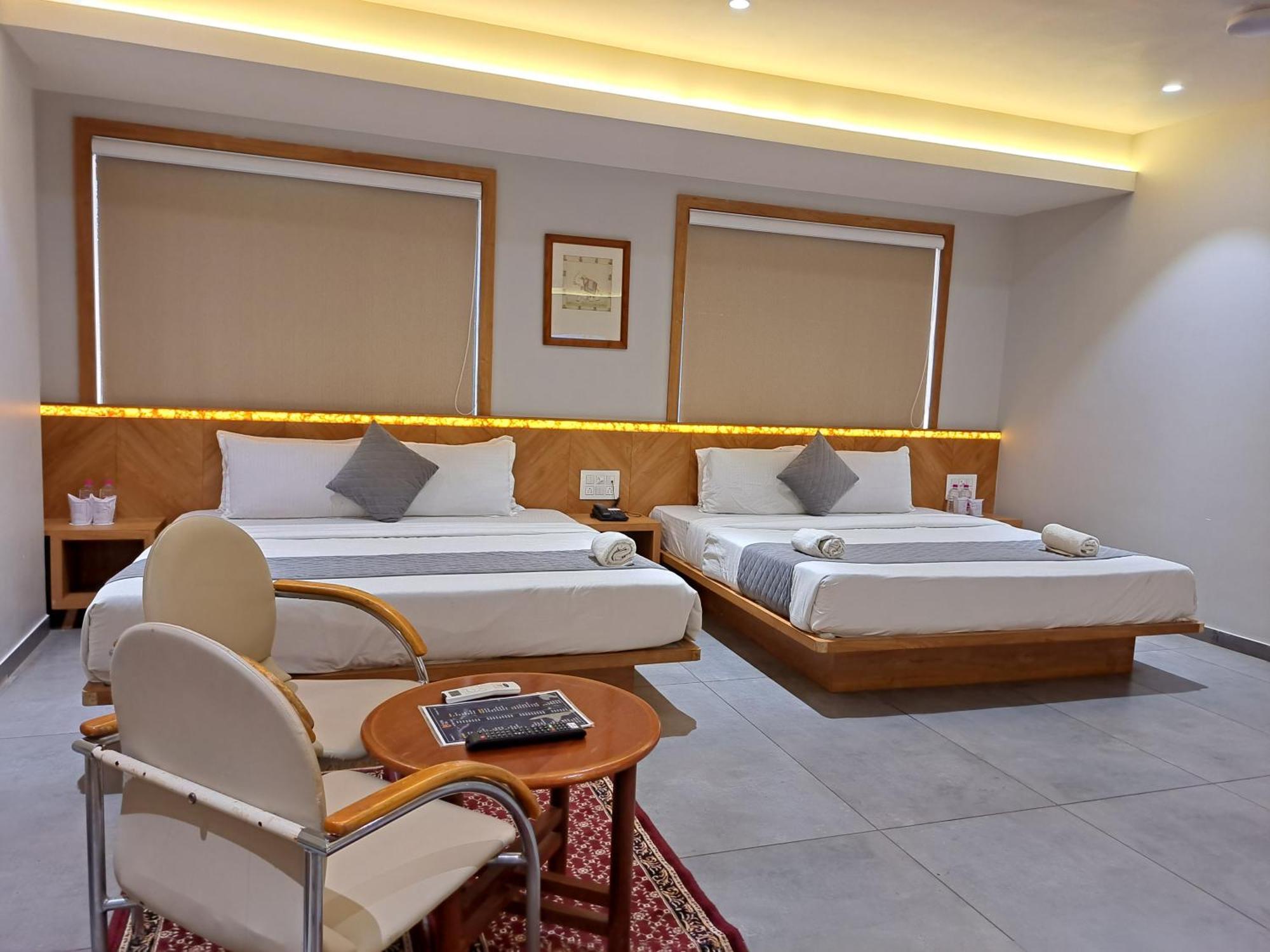 Hotel Om Somnath Ruang foto